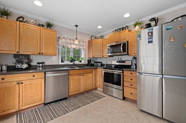 114 Cogswell St, Haverhill, MA 01832