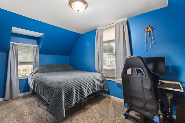 114 Cogswell St, Haverhill, MA 01832