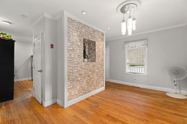 114 Cogswell St, Haverhill, MA 01832