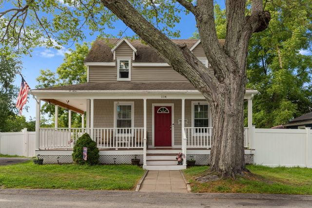 114 Cogswell St, Haverhill, MA 01832
