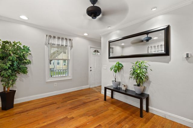 114 Cogswell St, Haverhill, MA 01832