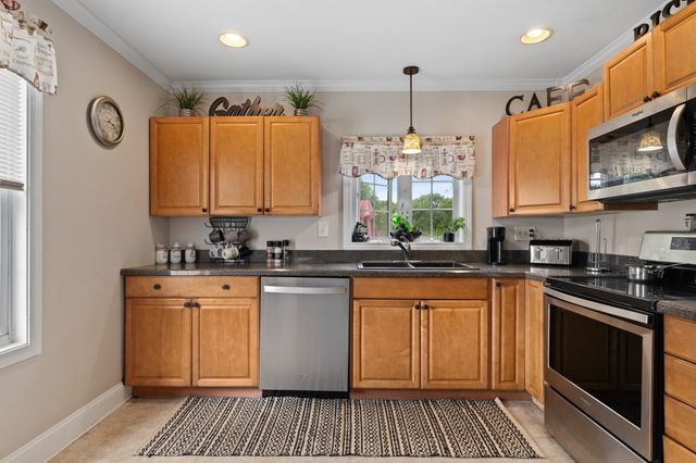 114 Cogswell St, Haverhill, MA 01832