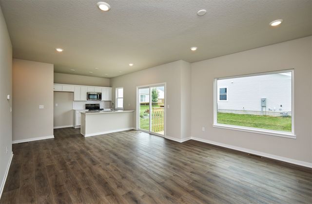 4427 Honey Bee Ridge, Des Moines, IA 50317