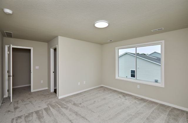 4427 Honey Bee Ridge, Des Moines, IA 50317