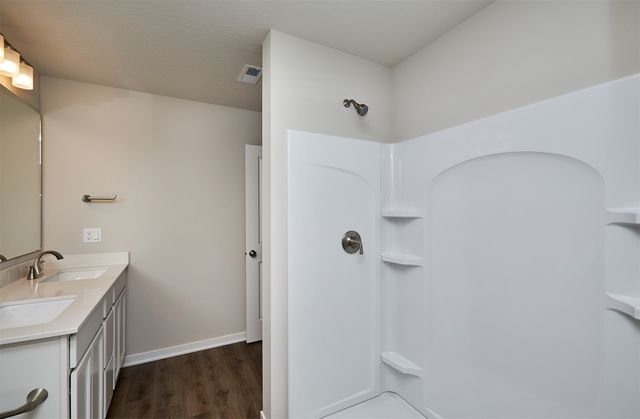 4427 Honey Bee Ridge, Des Moines, IA 50317