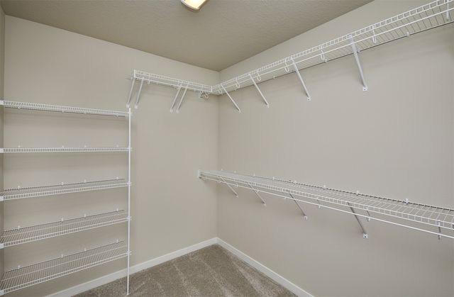 4427 Honey Bee Ridge, Des Moines, IA 50317