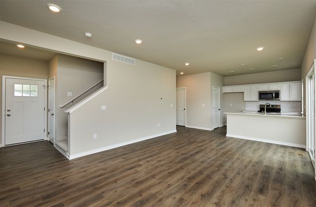 4427 Honey Bee Ridge, Des Moines, IA 50317