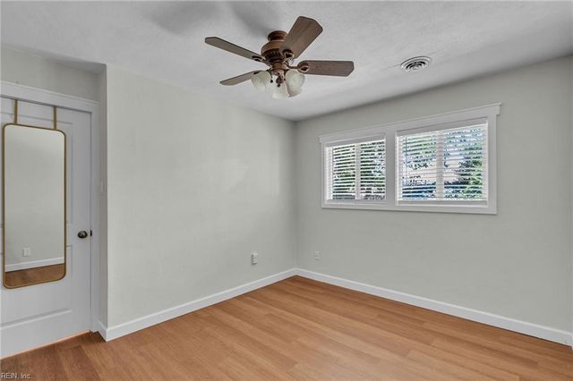 661 Kenneth RD, Virginia Beach, VA 23462