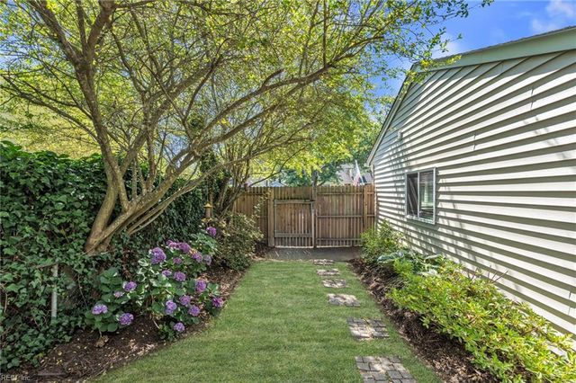 661 Kenneth RD, Virginia Beach, VA 23462
