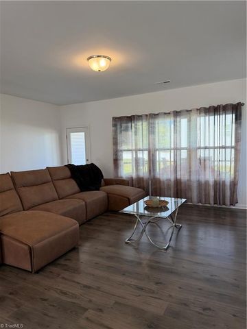 2909 Dexterity Court, High Point, NC 27265