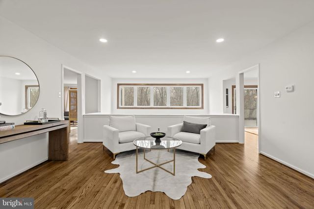 49 LANGSTOON LN, Media, PA 19063