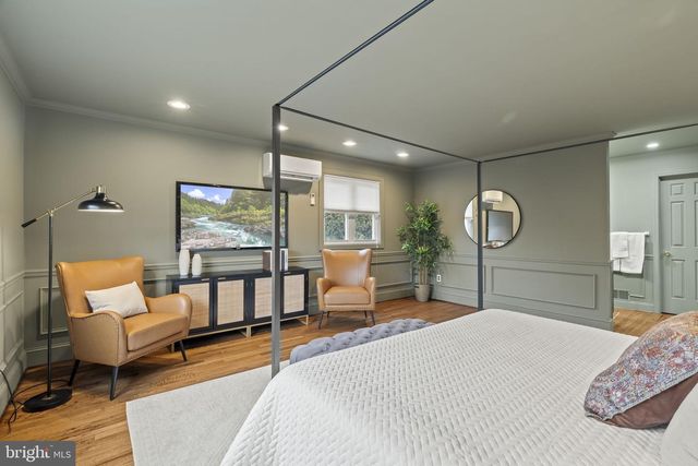 49 LANGSTOON LN, Media, PA 19063