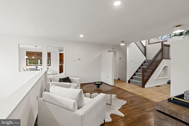 49 LANGSTOON LN, Media, PA 19063