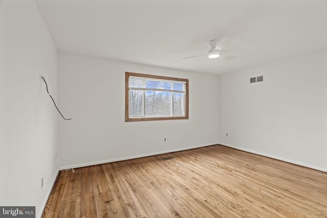 49 LANGSTOON LN, Media, PA 19063