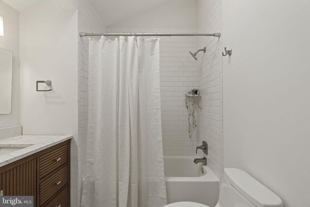 49 LANGSTOON LN, Media, PA 19063