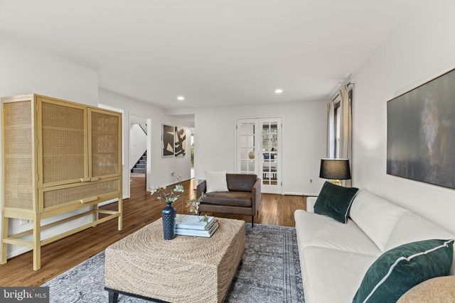 49 LANGSTOON LN, Media, PA 19063