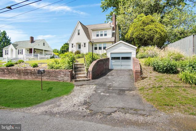 4004 ASH ST, Harrisburg, PA 17109