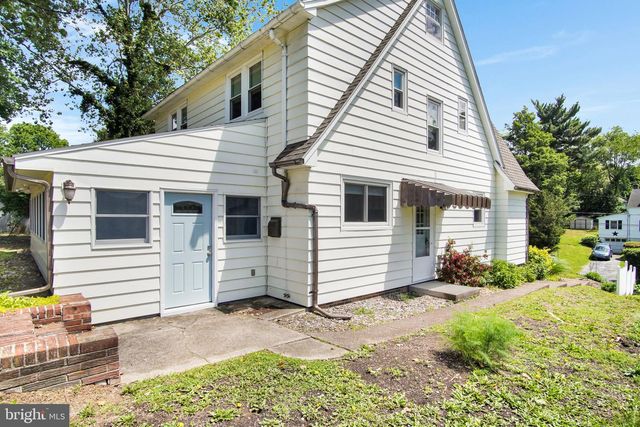 4004 ASH ST, Harrisburg, PA 17109