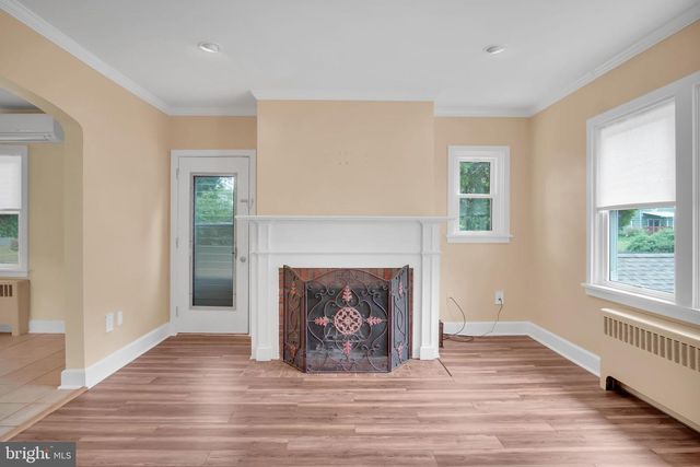 4004 ASH ST, Harrisburg, PA 17109