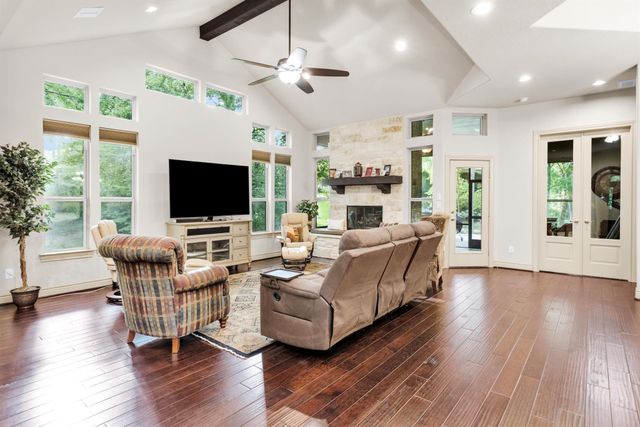 29 Highland Point Drive, Montgomery, TX 77356