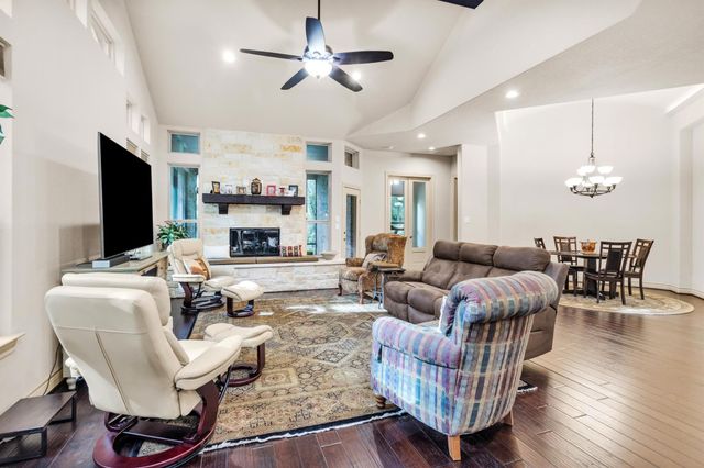 29 Highland Point Drive, Montgomery, TX 77356