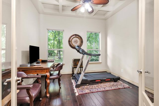 29 Highland Point Drive, Montgomery, TX 77356