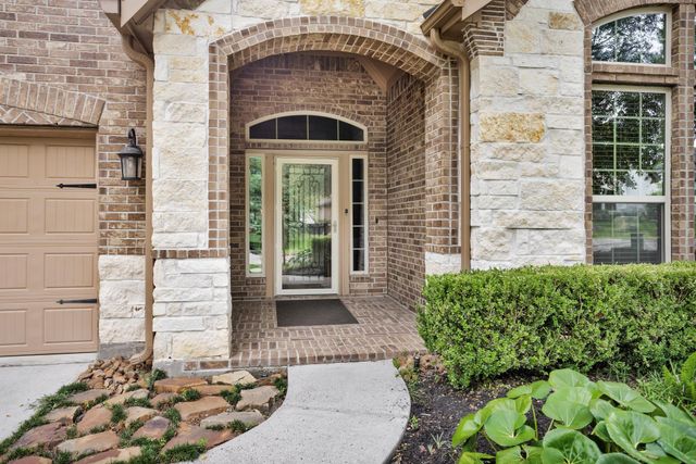 29 Highland Point Drive, Montgomery, TX 77356