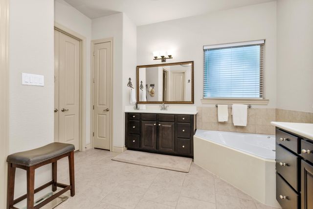 29 Highland Point Drive, Montgomery, TX 77356