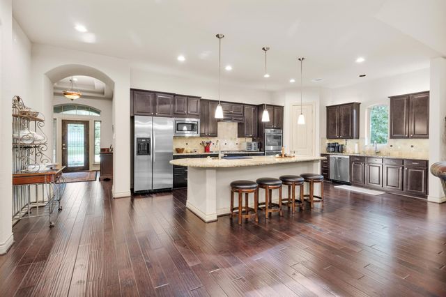 29 Highland Point Drive, Montgomery, TX 77356