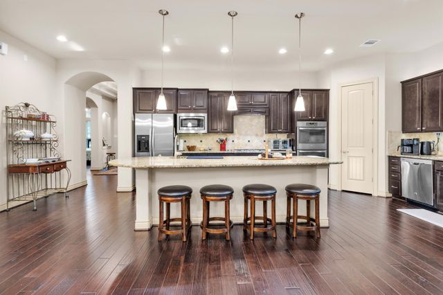 29 Highland Point Drive, Montgomery, TX 77356