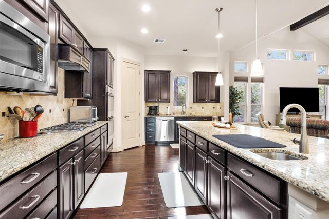 29 Highland Point Drive, Montgomery, TX 77356