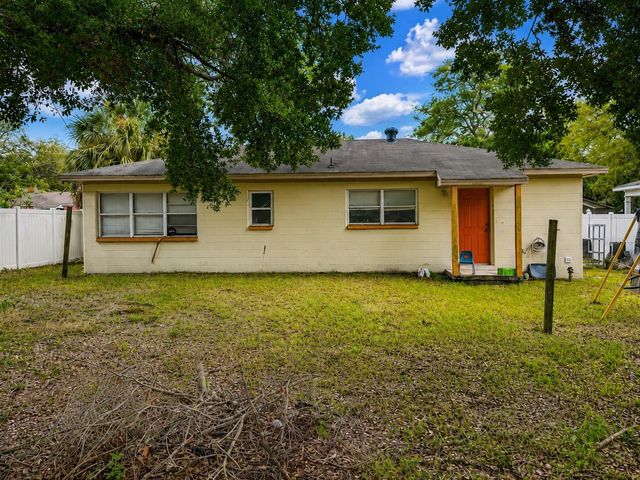 712 N CASTLE COURT, Tampa, FL 33612
