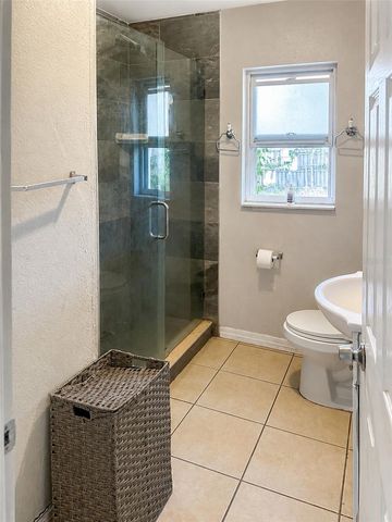 712 N CASTLE COURT, Tampa, FL 33612