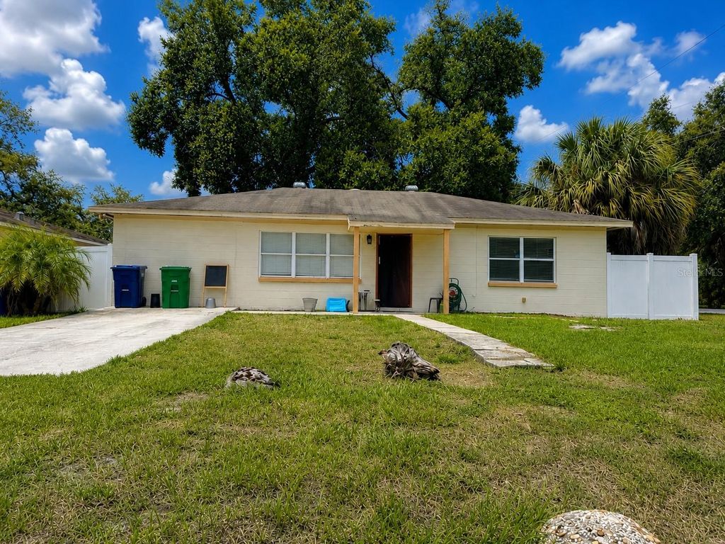 712 N CASTLE COURT, Tampa, FL 33612
