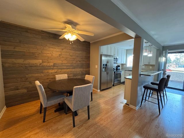 1021 Country Club Drive 23, St. Clair Shores, MI 48082