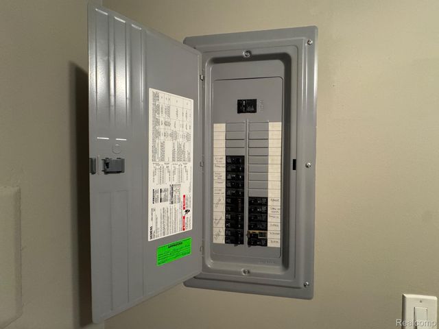 1021 Country Club Drive 23, St. Clair Shores, MI 48082