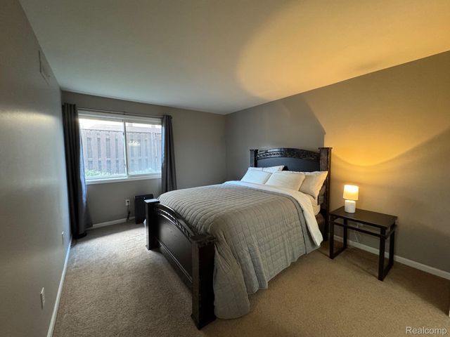 1021 Country Club Drive 23, St. Clair Shores, MI 48082