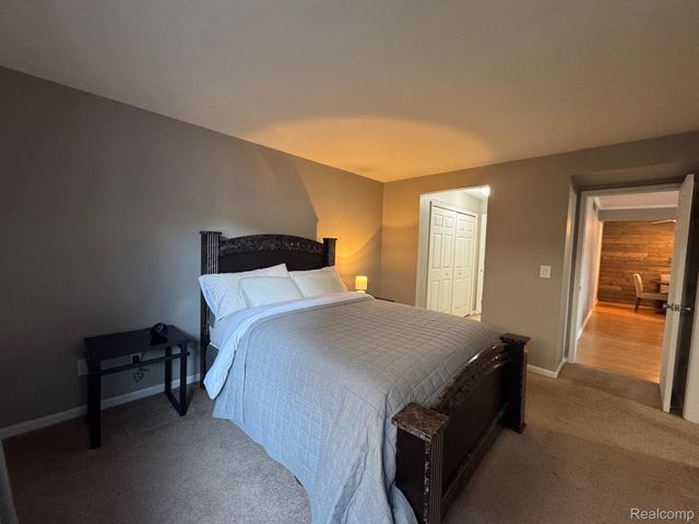 1021 Country Club Drive 23, St. Clair Shores, MI 48082