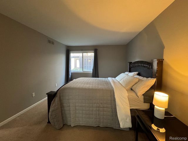 1021 Country Club Drive 23, St. Clair Shores, MI 48082