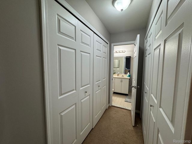 1021 Country Club Drive 23, St. Clair Shores, MI 48082