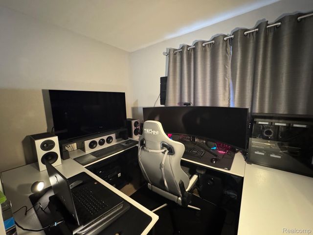 1021 Country Club Drive 23, St. Clair Shores, MI 48082