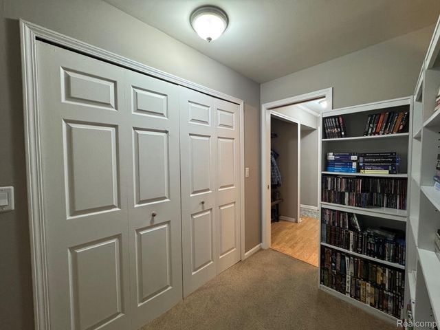 1021 Country Club Drive 23, St. Clair Shores, MI 48082