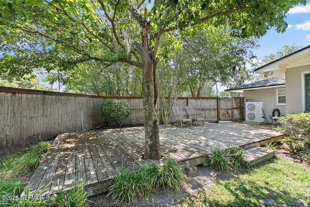 560 MANDALAY Road, Jacksonville, FL 32216