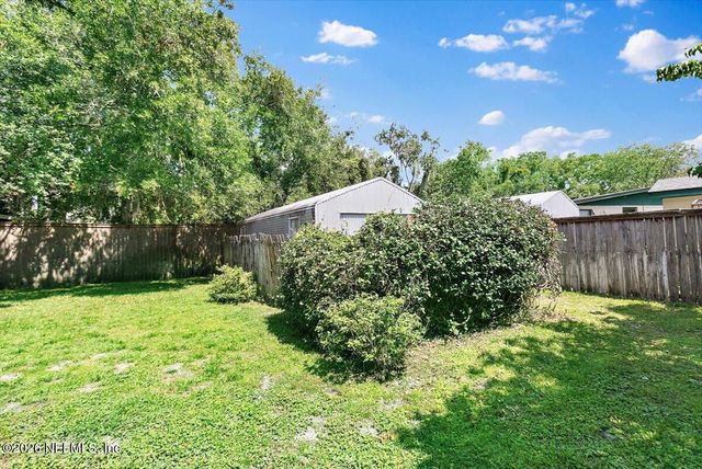 560 MANDALAY Road, Jacksonville, FL 32216