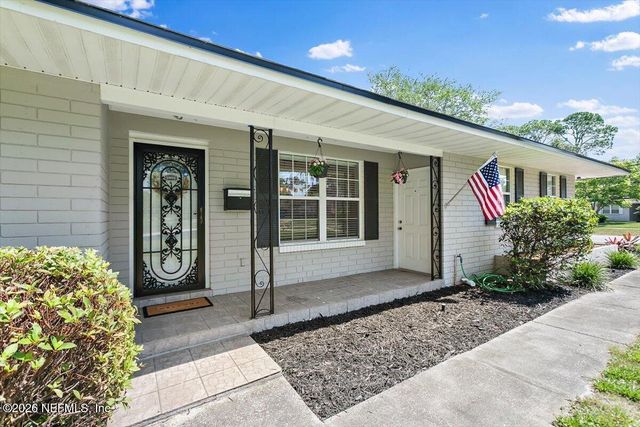 560 MANDALAY Road, Jacksonville, FL 32216