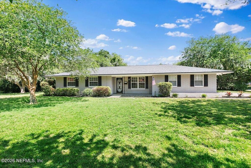 560 MANDALAY Road, Jacksonville, FL 32216
