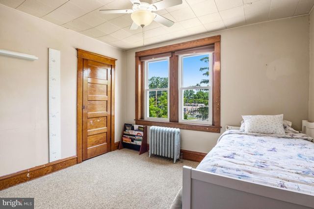 705 E WALNUT ST, North Wales, PA 19454