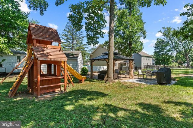 705 E WALNUT ST, North Wales, PA 19454