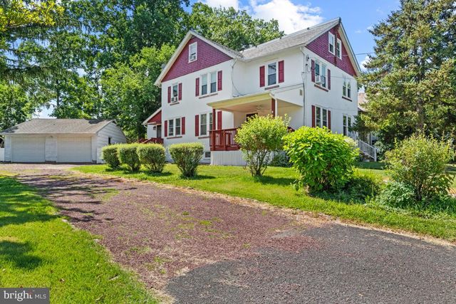 705 E WALNUT ST, North Wales, PA 19454