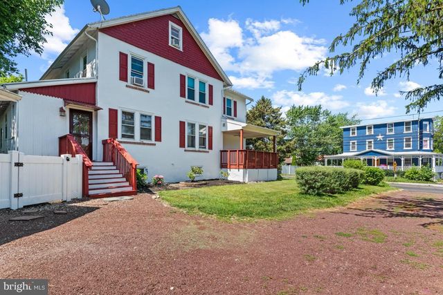 705 E WALNUT ST, North Wales, PA 19454